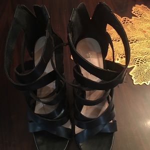 Black strapped wedges